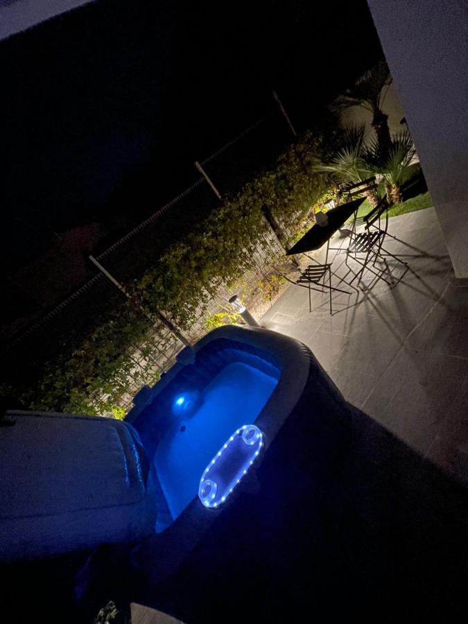 Appartement De Caractere Avec Jacuzzi Fréjus Kültér fotó